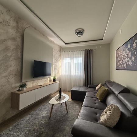 코토르 Sunny Hill - Parking - Fenced Garden - Luxury Loft 아파트 외부 사진