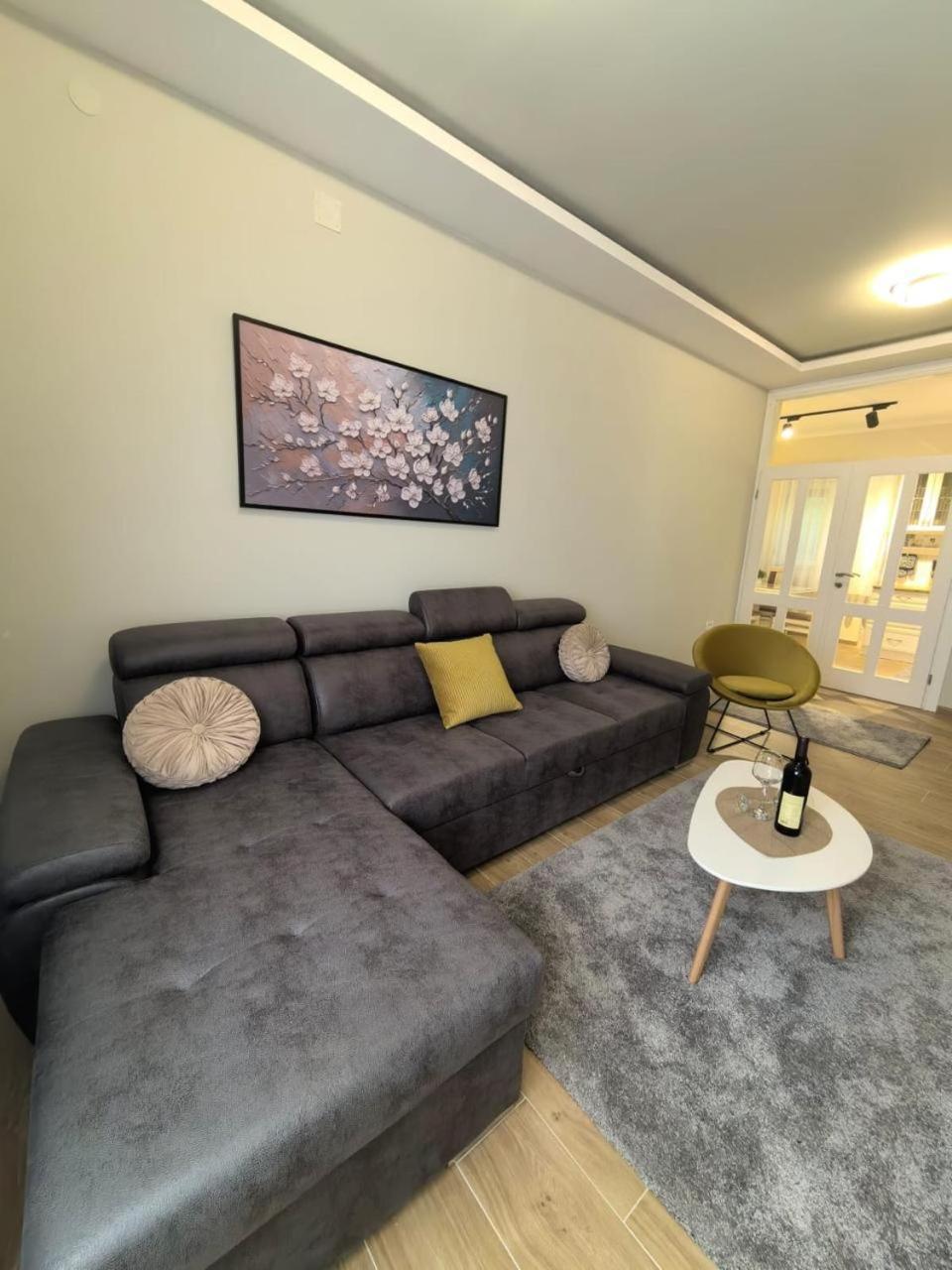 코토르 Sunny Hill - Parking - Fenced Garden - Luxury Loft 아파트 외부 사진
