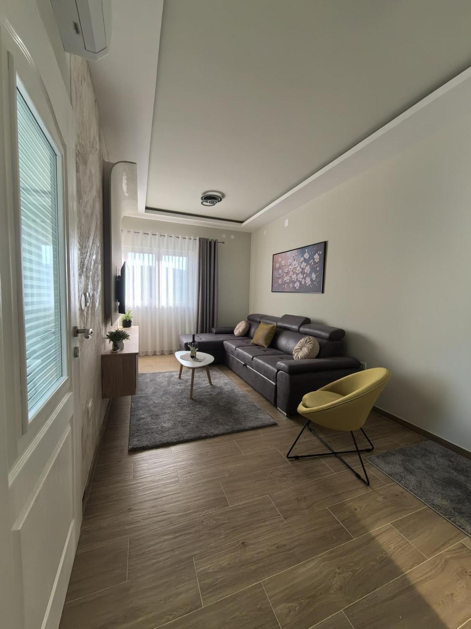코토르 Sunny Hill - Parking - Fenced Garden - Luxury Loft 아파트 외부 사진