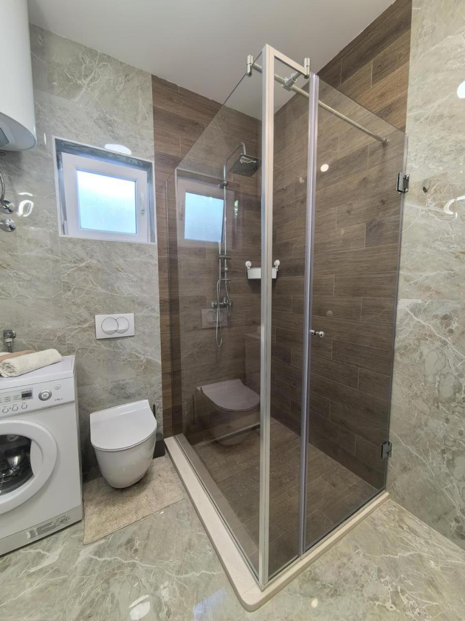 코토르 Sunny Hill - Parking - Fenced Garden - Luxury Loft 아파트 외부 사진