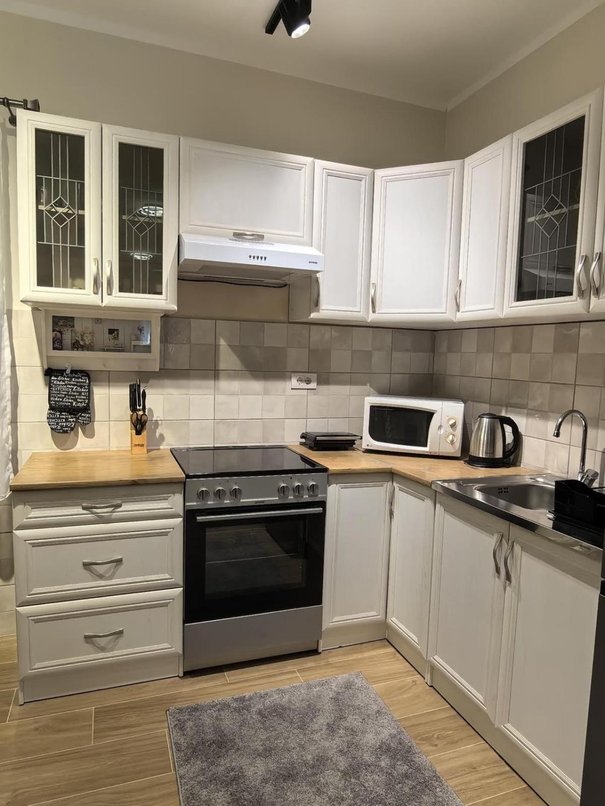 코토르 Sunny Hill - Parking - Fenced Garden - Luxury Loft 아파트 외부 사진