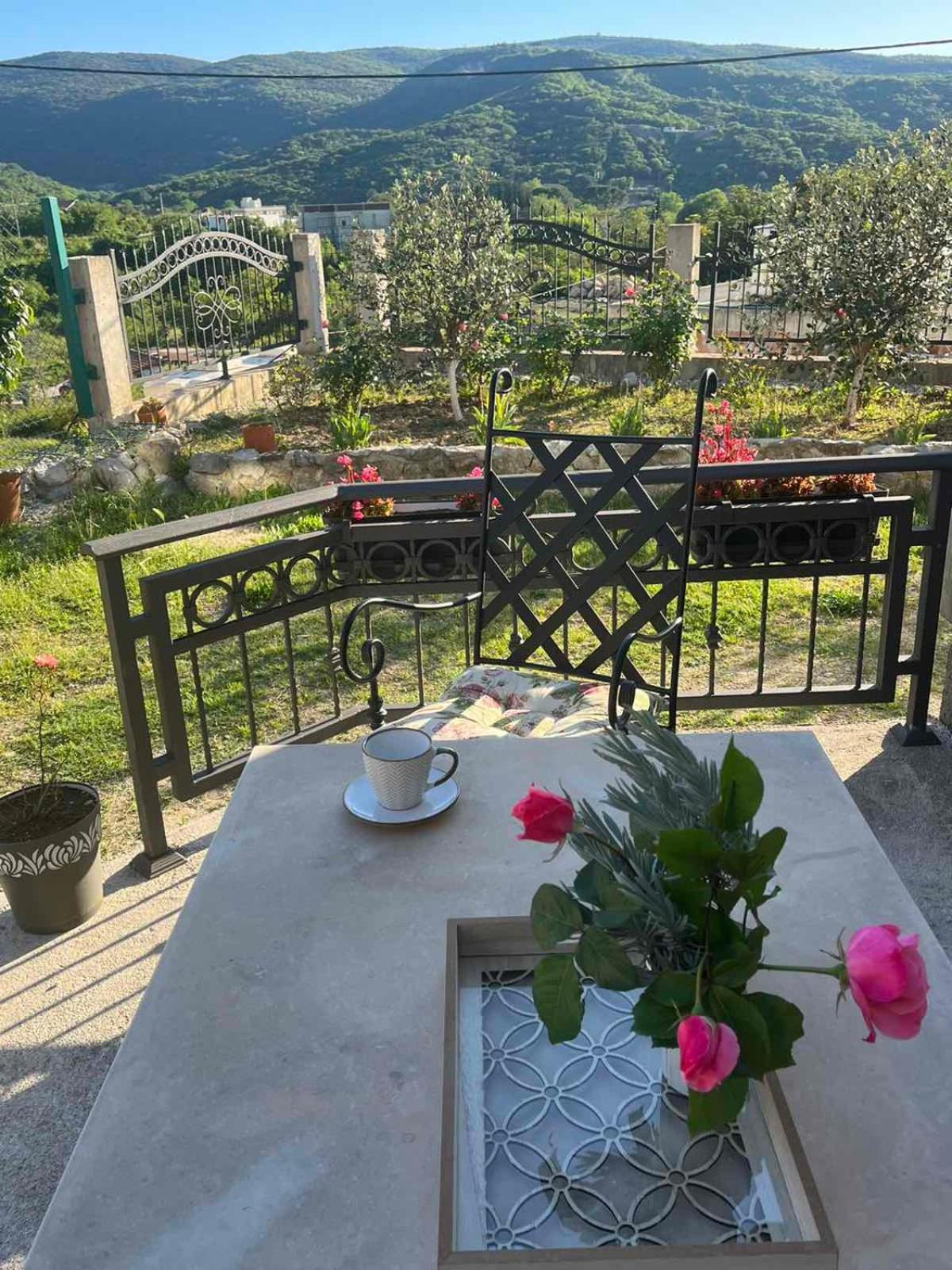 코토르 Sunny Hill - Parking - Fenced Garden - Luxury Loft 아파트 외부 사진