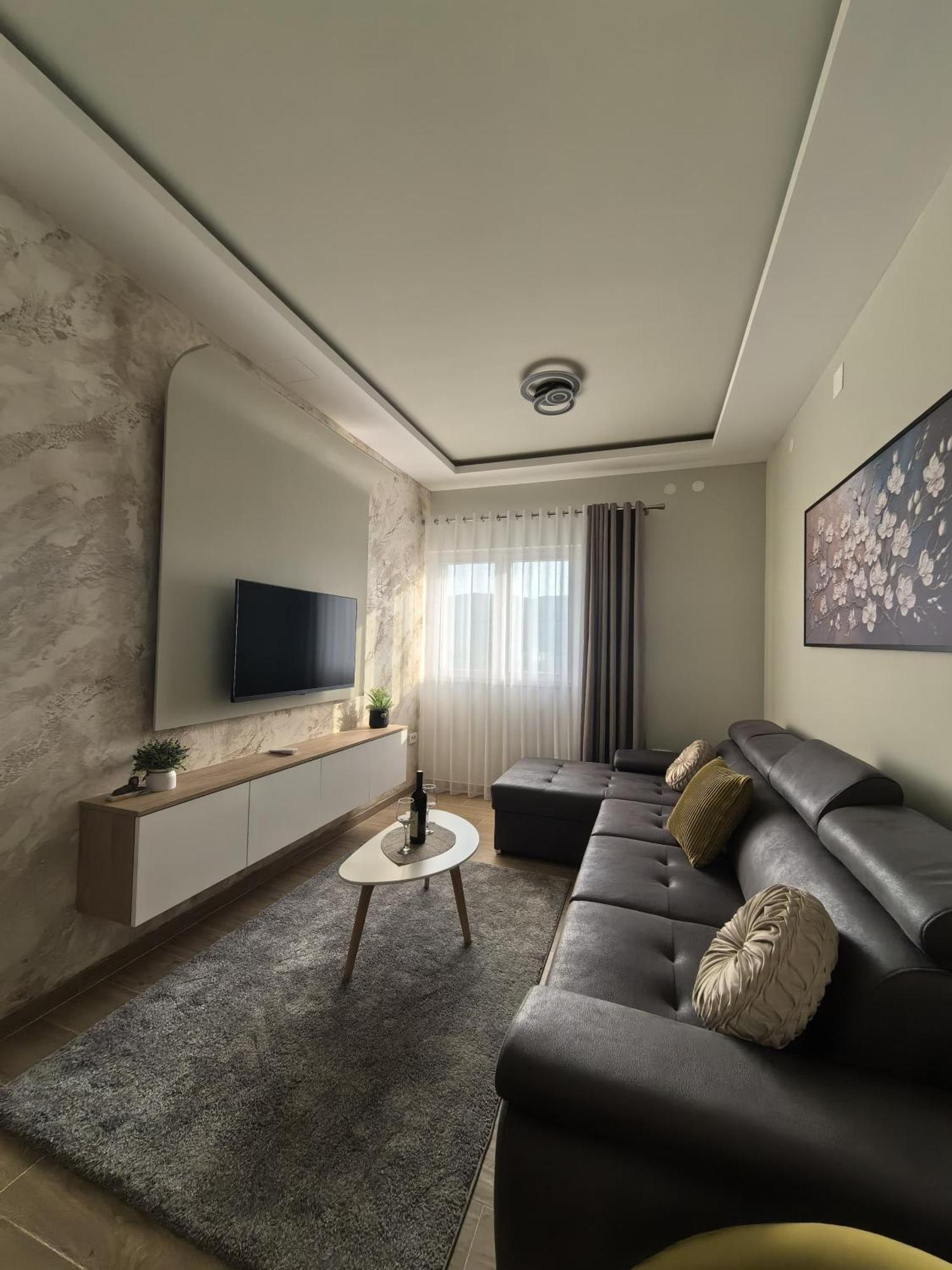 코토르 Sunny Hill - Parking - Fenced Garden - Luxury Loft 아파트 외부 사진